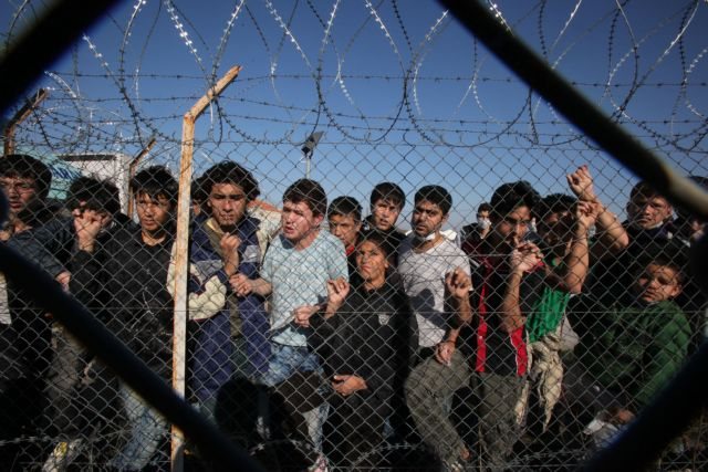 «Ανίκανη να προσφέρει και τα στοιχειώδη» στους μετανάστες η Ελλάδα