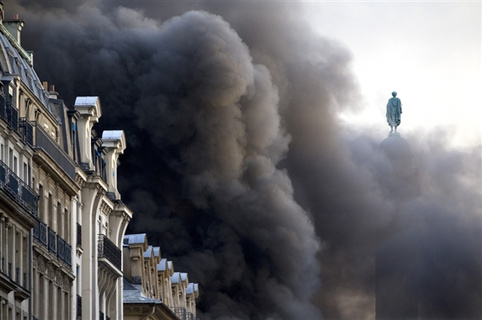 Πέντε νεκροί σε πυρκαγιά στην περιοχή του Παρισιού