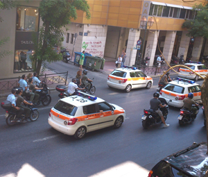 Μηχανοκίνητη πορεία δημοτικών αστυνομικών στο κέντρο της Αθήνας