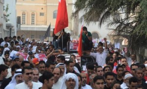 Με δακρυγόνα «έπνιξαν» χιλιάδες διαδηλωτές στο Μπαχρέιν