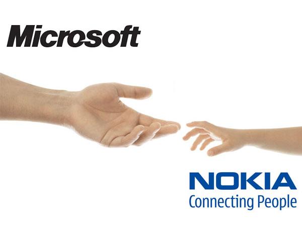 Τα κινητά της Nokia περνούν στη Microsoft