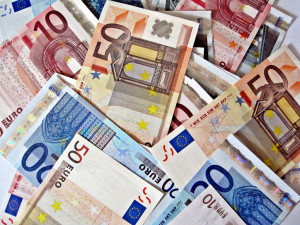 Κεφαλαιακή ένεση 6 δισ. ευρώ στις τράπεζες