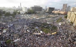 Διαδήλωση κατά του στρατού στην πλατεία Ταχρίρ