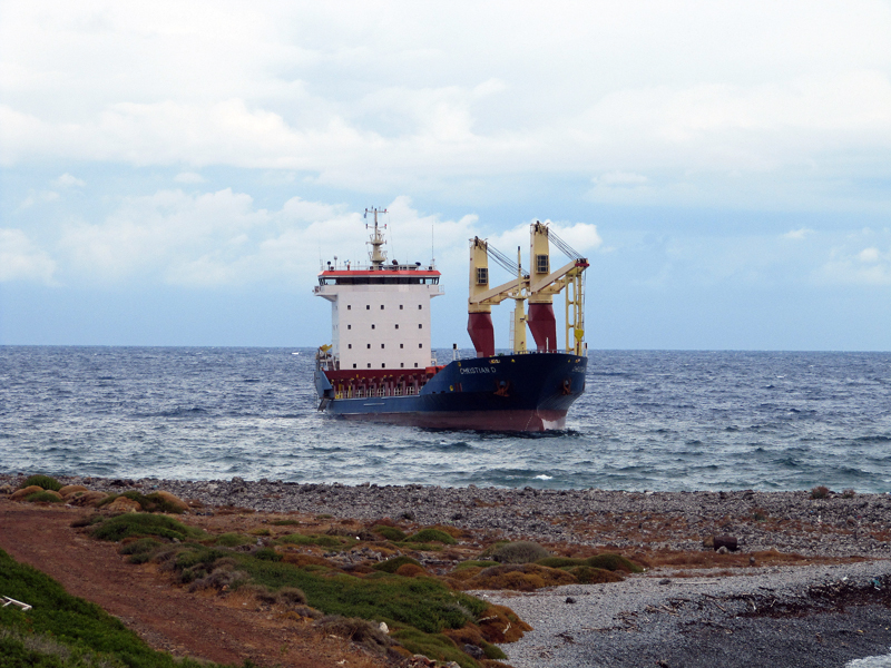 Προσάραξη τουρκικού πλοίου έξω από τη Στυλίδα