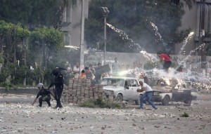 Συγκρούσεις με δεκάδες τραυματίες στην Αίγυπτο