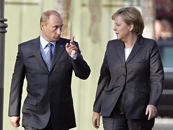 Επικοινωνία Μέρκελ - Πούτιν για την Ουκρανία