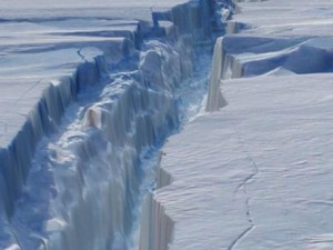 Καταγράφηκε σπάσιμο παγετώνα στην Ανταρκτική