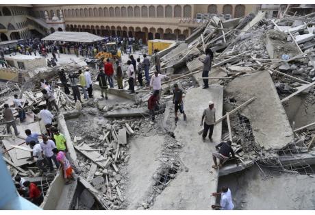 Μπανγκλαντές: Τουλάχιστον 230 οι νεκροί από κατάρρευση κτιρίου