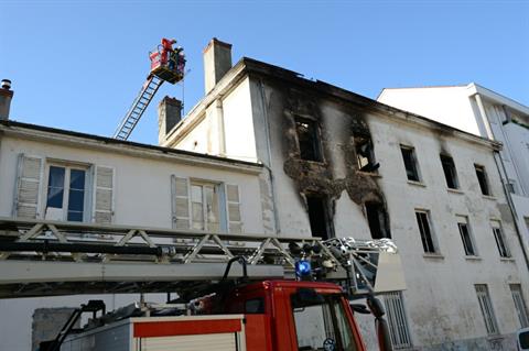 Τρεις Ρομά νεκροί από πυρκαγιά στη Λιόν