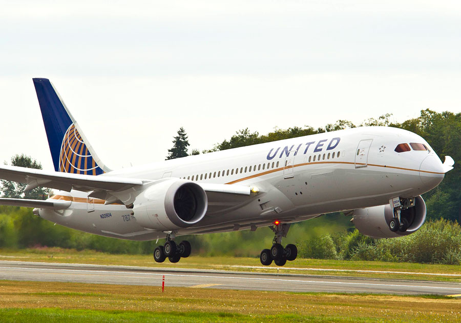 Προσγείωση ασφαλείας για Boeing 787 της United