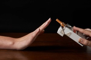 Γιατί όσοι κόβουν το κάπνισμα παίρνουν κιλά