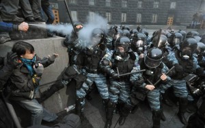 Δεκάδες τραυματίες σε αντικυβερνητική διαδήλωση στο Κίεβο