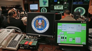 Τιμήθηκαν οι δημοσιογράφοι που ξεσκέπασαν την NSA